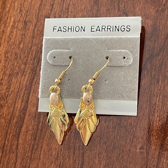 2 pairs of gold fashion earrings - Picture 4 of 4
